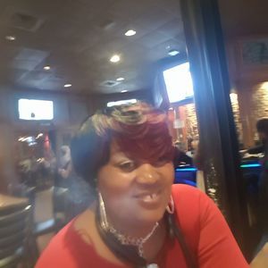 Meet your Posher, Queentina